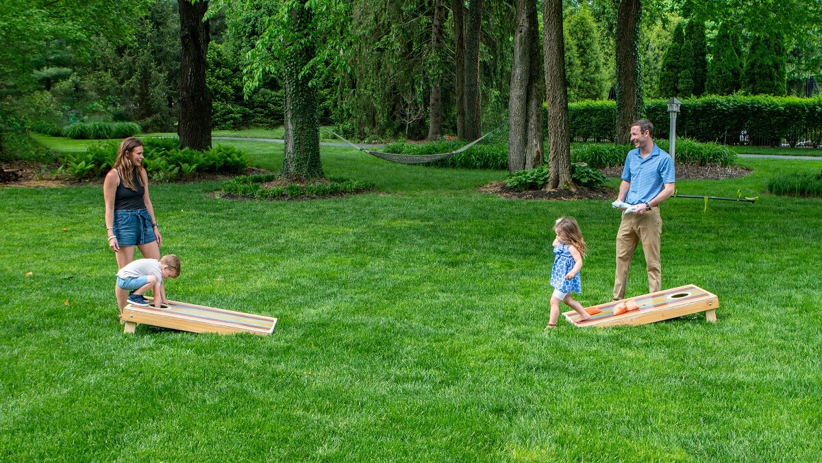 Lawn-care-customer-cornhole-1